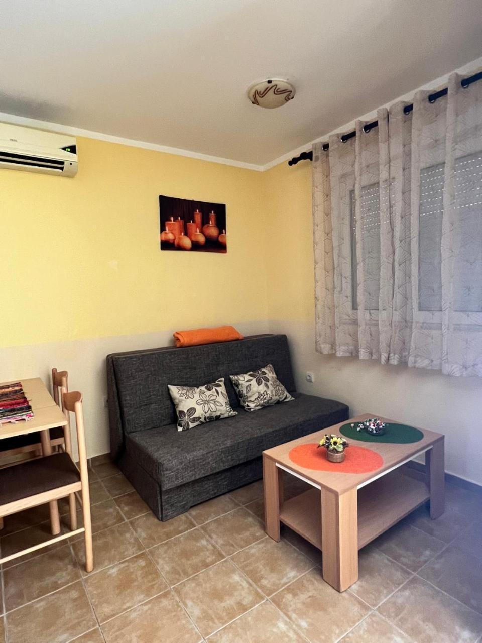 Apartments Brnjada Сутоморе Стая снимка