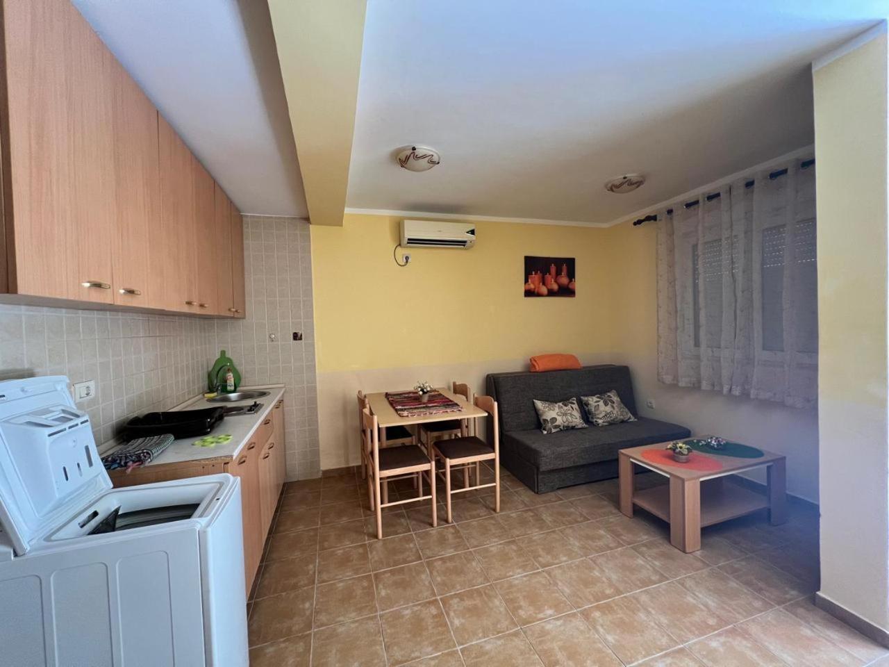 Apartments Brnjada Сутоморе Стая снимка