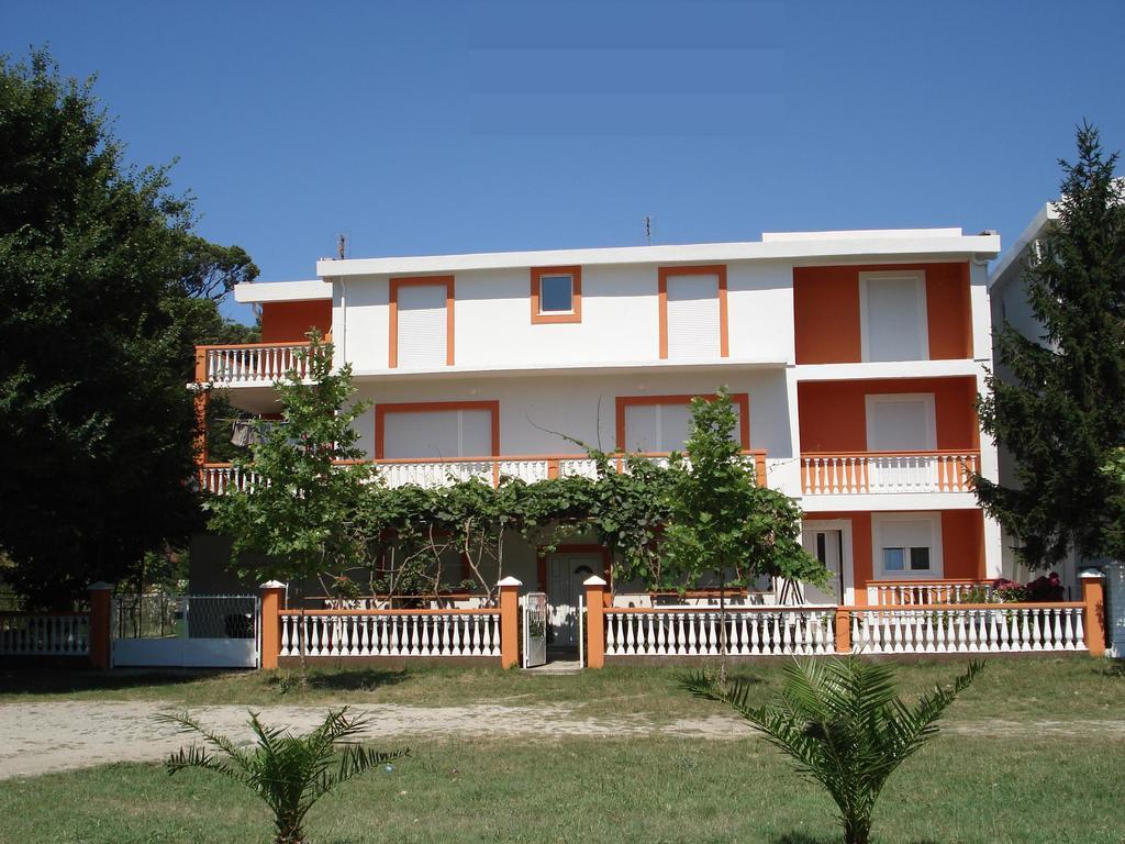 Apartments Brnjada Сутоморе Екстериор снимка