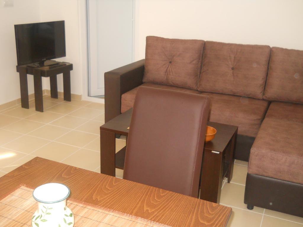 Apartments Brnjada Сутоморе Стая снимка
