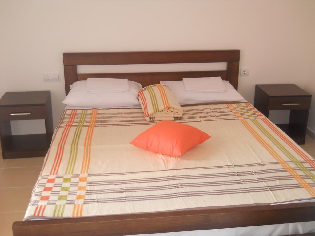 Apartments Brnjada Сутоморе Стая снимка