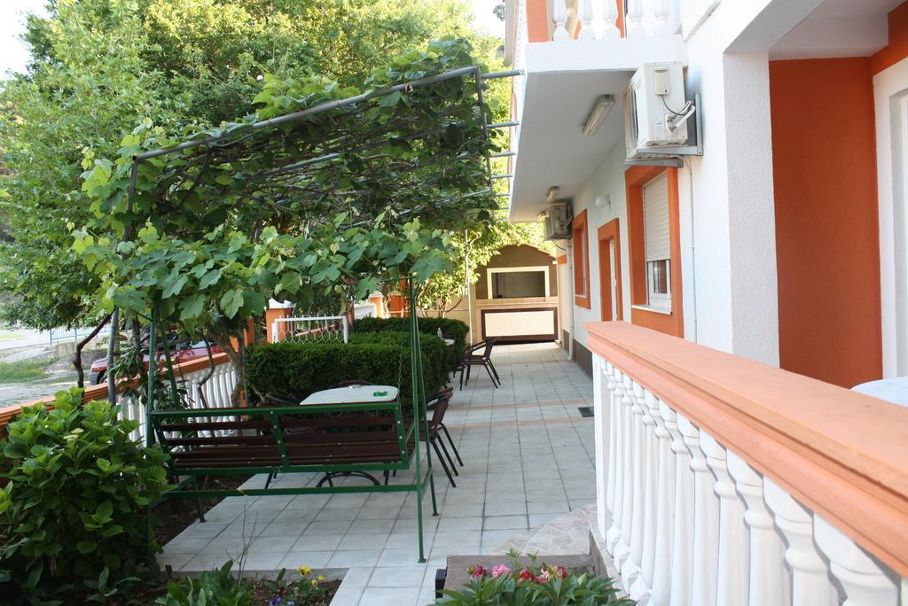 Apartments Brnjada Сутоморе Екстериор снимка