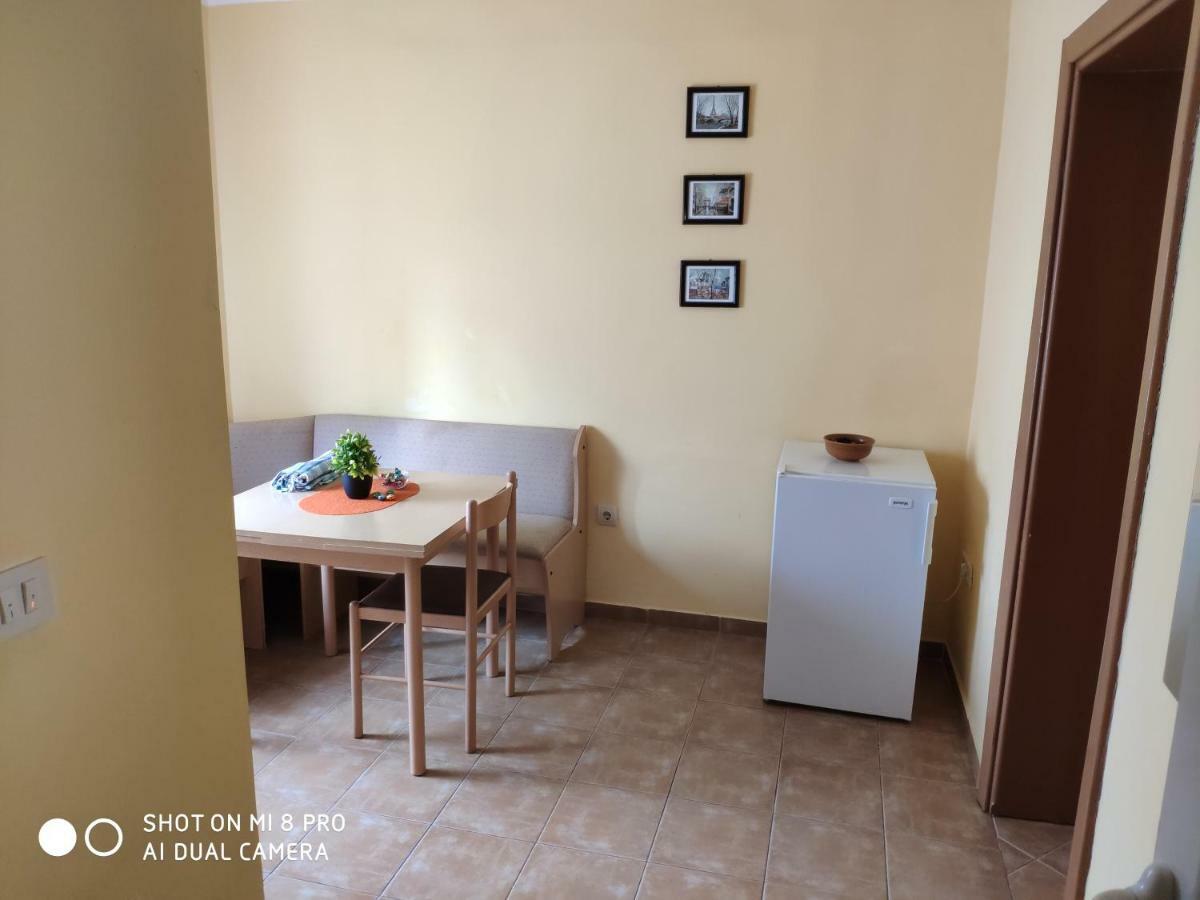 Apartments Brnjada Сутоморе Екстериор снимка