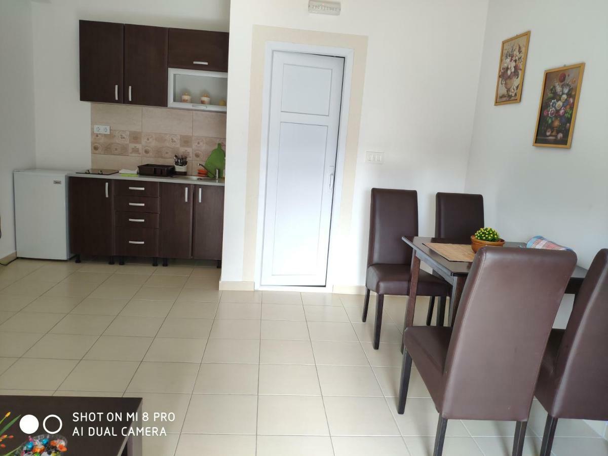 Apartments Brnjada Сутоморе Екстериор снимка
