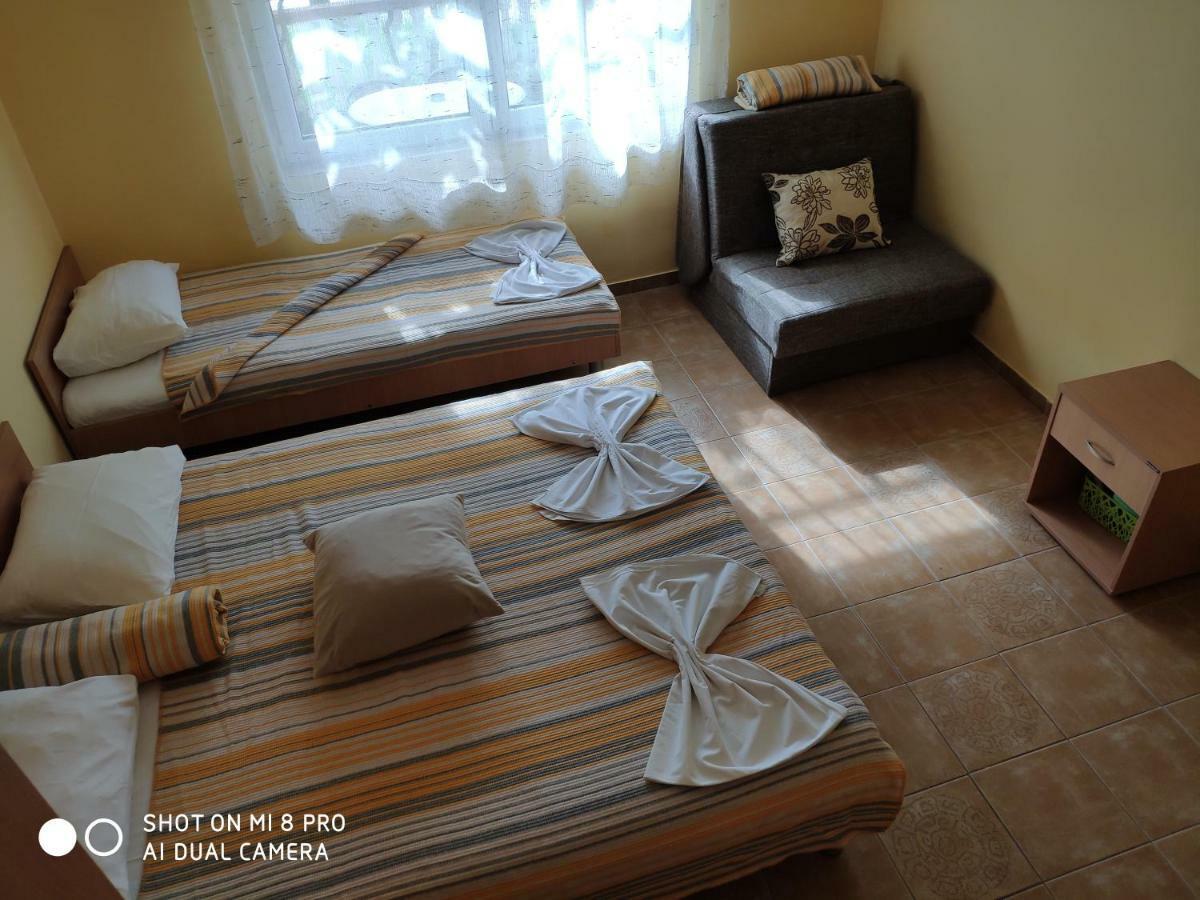Apartments Brnjada Сутоморе Екстериор снимка